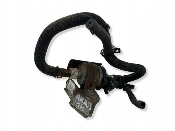 Toyota Auris Polttoainepumppu OEM DAL33972 - Käytetty image 2