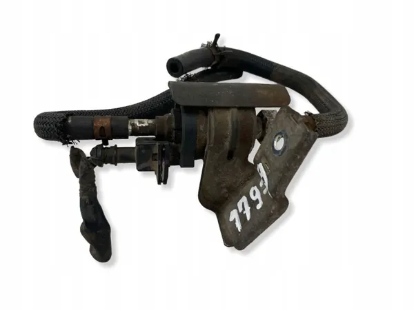 Toyota Auris Polttoainepumppu OEM DAL33972 - Käytetty image 5