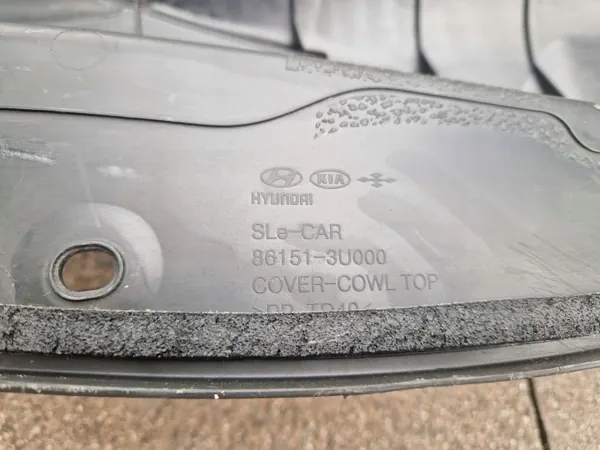 Kia Sportage III obere Windschutzscheibendichtung OEM 86151-3U000 image 10