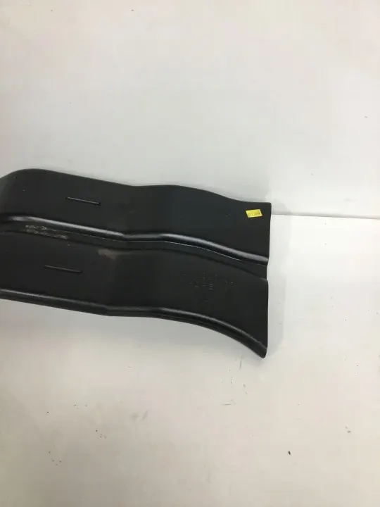 Conduit d'air Land Rover OEM JKJ000100 - État utilisé image 3