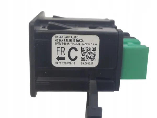 Prise USB OEM 352731420A pour Nissan Leaf II (ZE1) image 4