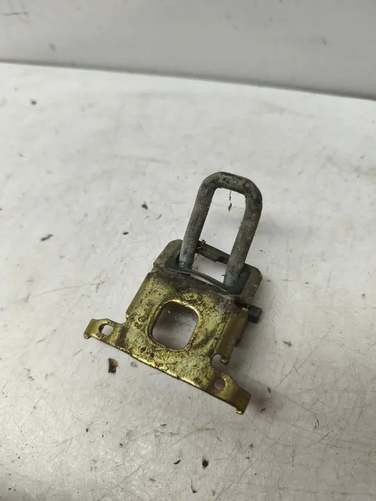 RENAULT CLIO II LIFT 01- Tavaratilan lukko 3D HB image 2