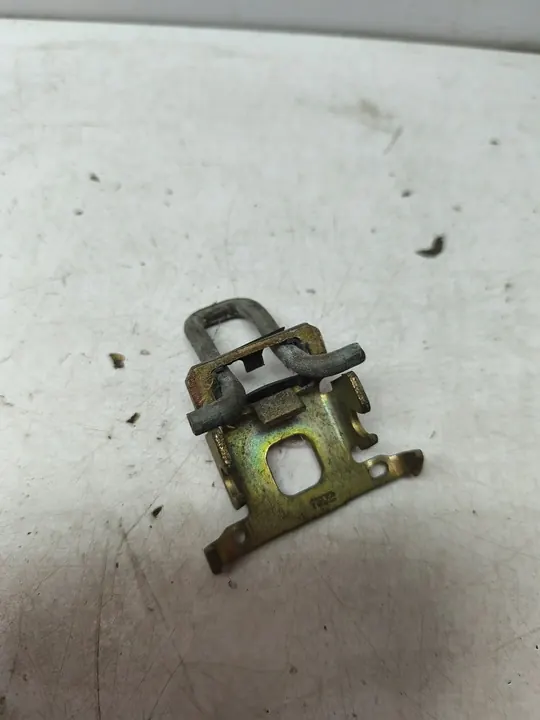 RENAULT CLIO II LIFT 01- Tavaratilan lukko 3D HB image 4