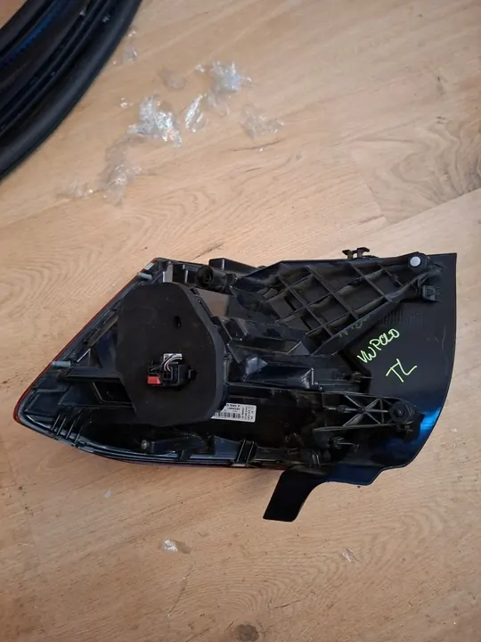 Lámpara Trasera Izquierda VW Polo VI 2G0945095F image 6