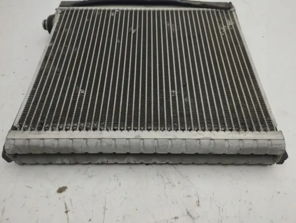 Toyota AMD136906 Lämmitysydin A/C Corolla Verso AR10:lle image 4