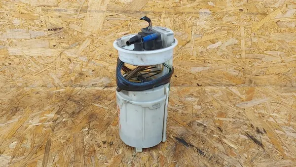 Brandstofpomp VW Polo 9N IV 6Q0919051C image 4