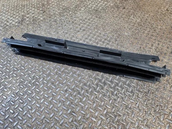 Support inférieur de radiateur Jeep Grand Cherokee WL 2023 68468189AB image 2