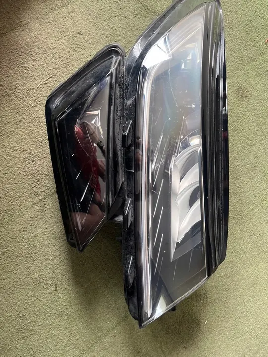 Skoda OE 255099 Farol Dianteiro Direito image 3