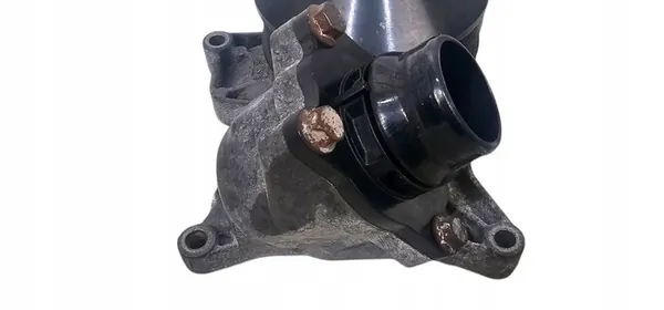 BMW Vattenpump Termostat Hölje N47 OEM 7797640 image 2