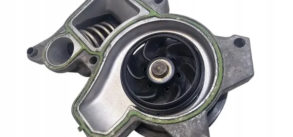 BMW Vattenpump Termostat Hölje N47 OEM 7797640 image 6