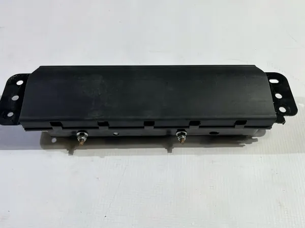 OEM 68186539AH Oikea polvipussi Chrysler Pacificalle image 4