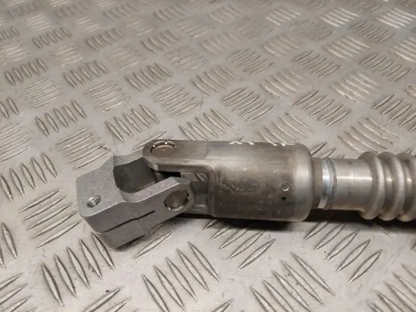 BMW X1 F48 Ohjauspylvään risti OEM 6565304 image 5