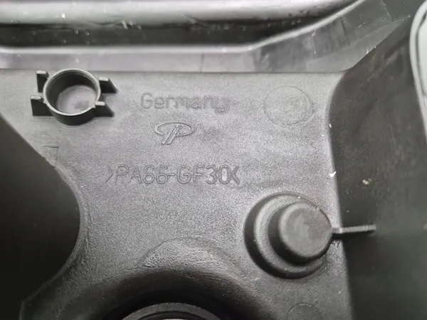 BMW 1 F20 F21 116i Tampa de válvulas 7646553 image 3