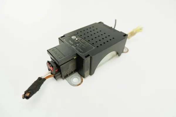 Filtre Antenne d'Occasion OEM 5M0035570B VW Golf VI image 4