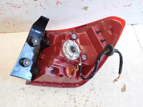 Luz trasera izquierda KIA RIO IV LIFT 2020- 92401-H8 image 4