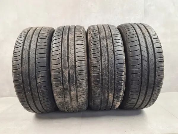 Ensemble de 4 pneus d'été Michelin Energy Saver 195/55 R16 image 1