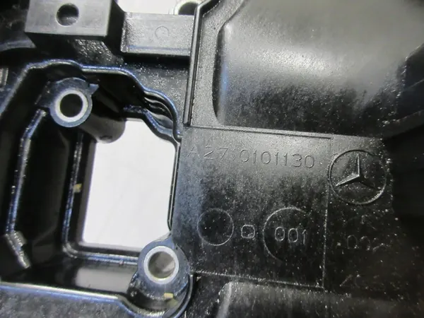 Tampa de Válvula MERCEDES W203 W204 CLC 1.6 KOMPRESSOR A2710101130 image 4