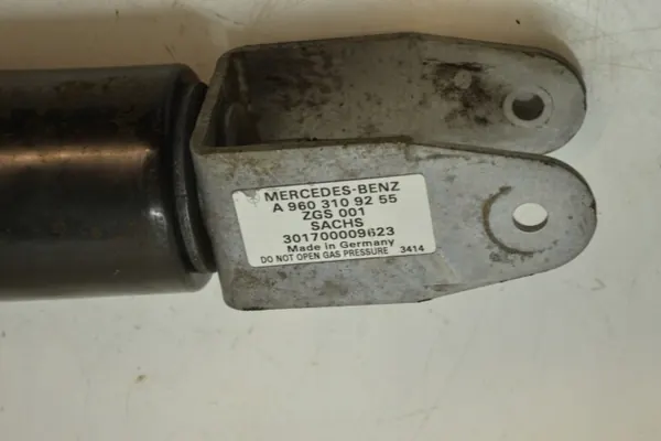 Ohjaamon jousitus OEM A9603109255 Takaosa image 5