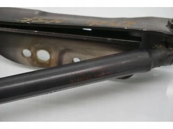 Bisagra de capó izquierda Ssangyong Rexton 2007 Diesel image 4