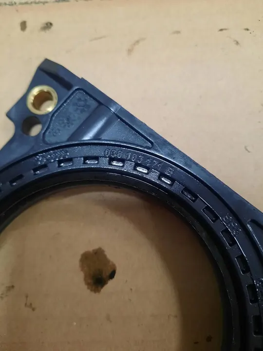 Motorutrymmesdelar VW PASSAT B5 038103171B image 3