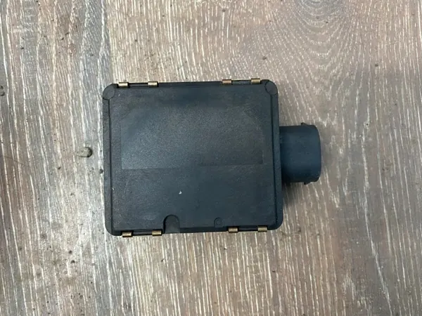 Mercedes Distronic Radarsensor OEM 0009057011 image 4