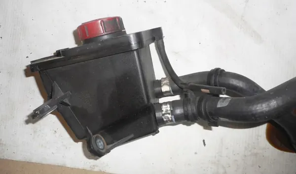 Alfa Romeo 159 stuurbekrachtigingsreservoir OEM image 4