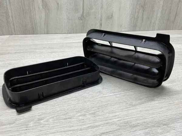 Mercedes E W124 Tavaratilan tuuletusritilä OEM 1248370242 image 6