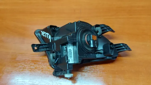 Farol Dianteiro Direito VW Jetta 15-18 image 10