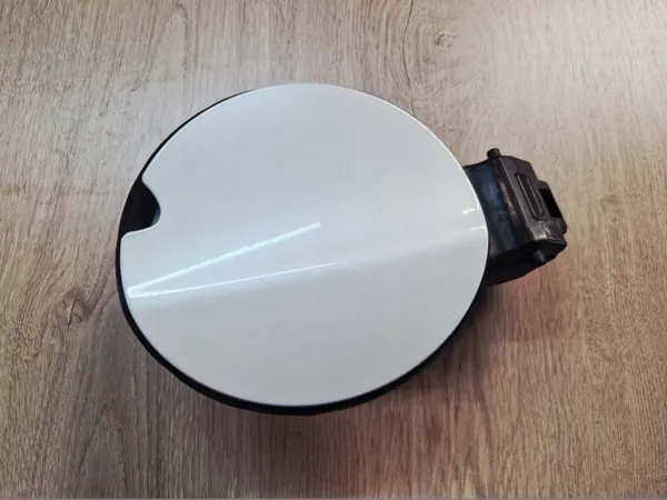 Bouchon de réservoir OEM 9818387680 pour Peugeot 2008 image 2