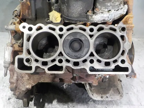 Moottorilohko & Kampiakseli OEM 2.7 TDV6 Jaguar image 8