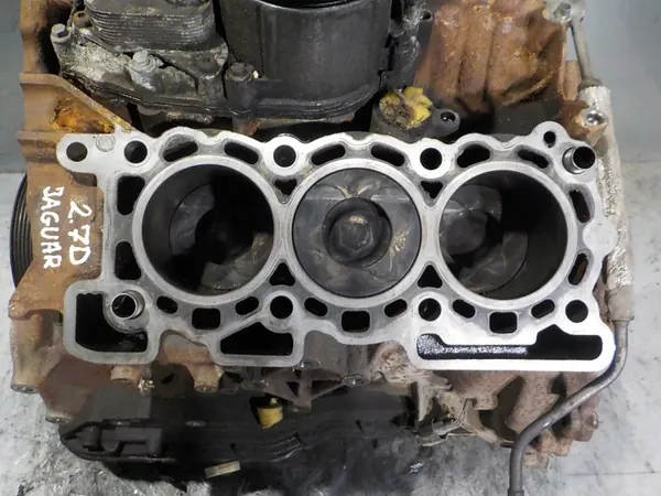 Moottorilohko & Kampiakseli OEM 2.7 TDV6 Jaguar image 9