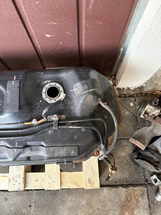 Depósito de combustible OEM ZBIORNIK PALIWA BAK Suzuki Grand Vitara II image 4