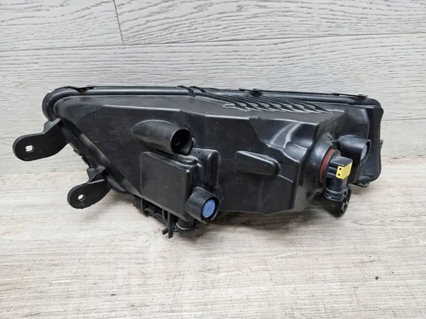 Farol Halógeno Direito Skoda Octavia III 5E0941700F image 5