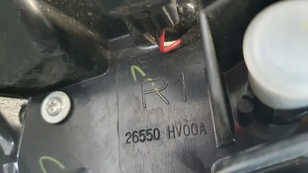 NISSAN QASHQAI II J11 2017-2021 HÖGER BAK LED LAMPA 26550HV00A image 10