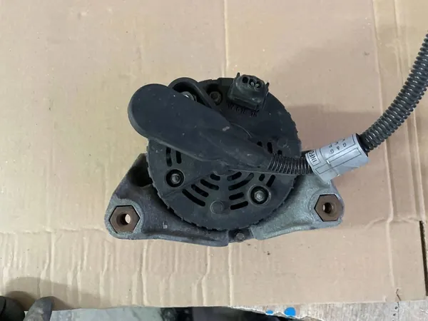 Vaihtovirtageneraattori 90A BMW E46 316i 318i M43 OEM 1435429 image 5