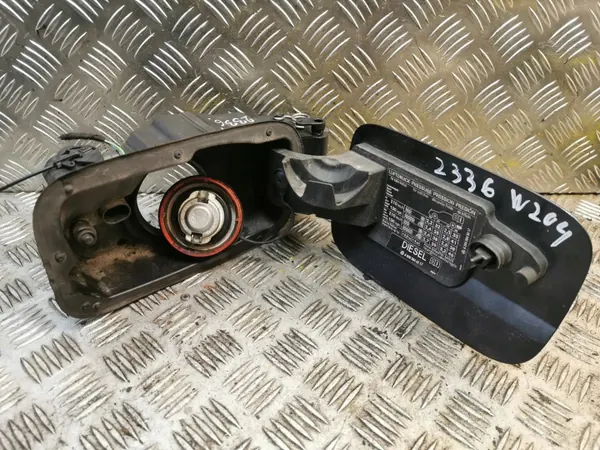 Tankklappe OEM A2046300067 für Mercedes C W204 image 3