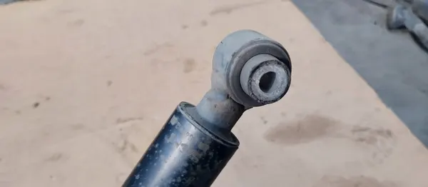 Amortecedores traseiros Mercedes W246 W117 W176 4MATIC A1563200931 image 4