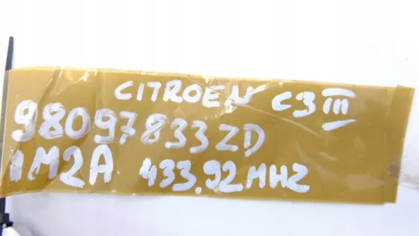 Mando Citroen C3 III OEM 98097833ZD - Usado image 4