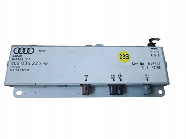 Audi A4 Avant Antennenverstärker OEM 8E9035225AF image 2