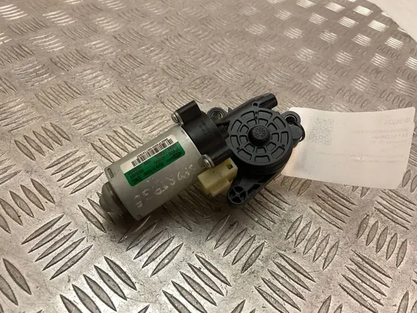 KIA Sportage Sitzmotor OEM 88681F2000 image 4
