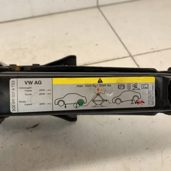 Cric OEM 5412587452325412541 pour VW Passat B8 image 9