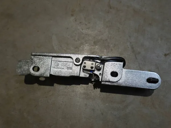 Katonlukko OEM 1Y0821549A VW New Beetle Cabriolle image 3
