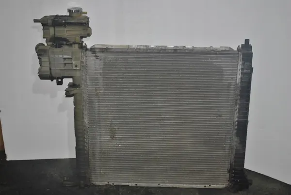 Radiador de agua Mercedes W638 Vito 6385012701 image 4