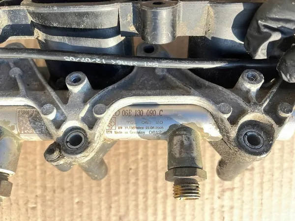 Rampe d'injection Audi A6 C6 3.2L V6 image 3