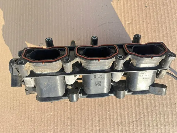 Rampe d'injection Audi A6 C6 3.2L V6 image 5