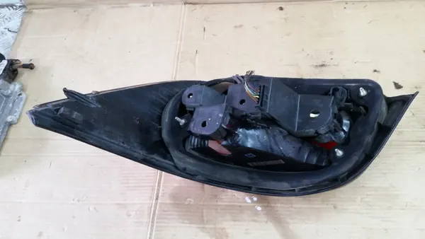 BMW Luz Trasera E60 Izquierda OE 7165737 7165738 image 3