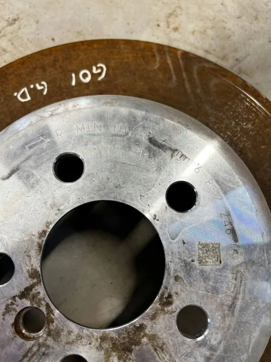 BMW Taka-akselin jarrupalaset OEM 6882245 - Käytetty image 3