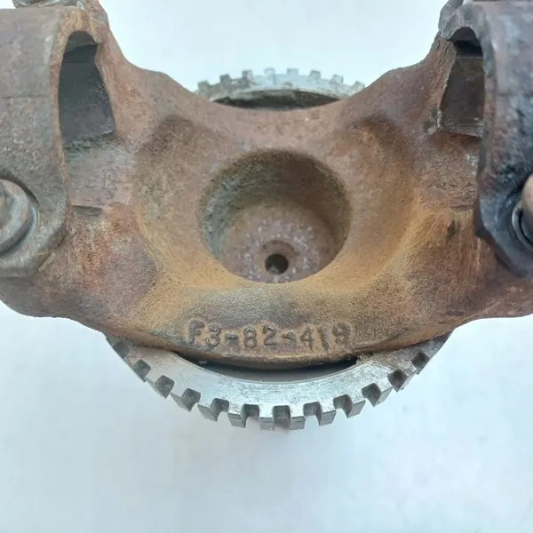 Chevrolet Corvette Universal Joint F382419 image 5