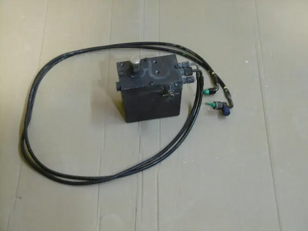 Pompe de levage de cabine Scania R S 2559101 image 1