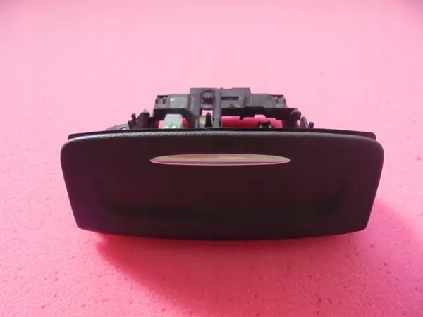 Mercedes W222 Tändaruttag OEM A2228200209 image 2